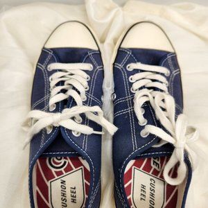 Converse Lucky Star Shoes Low Comfort Arch Cushion Heel, Size 5.5 ** ALMOST NEW